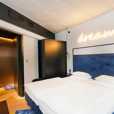 Apart Otel Biala Perla - Czarna Gora Resort, Sun & Snow Sienna (Klodzko)